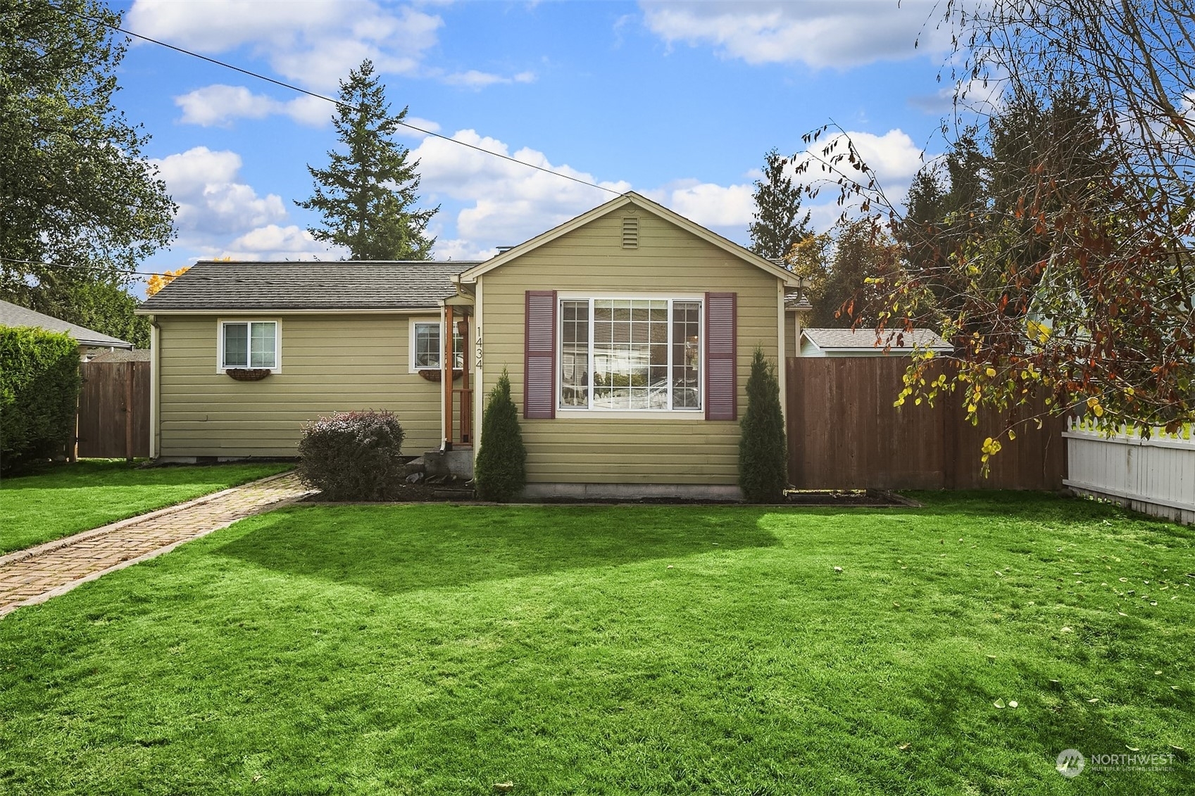 Property Photo:  1434 Chinook Avenue  WA 98022 