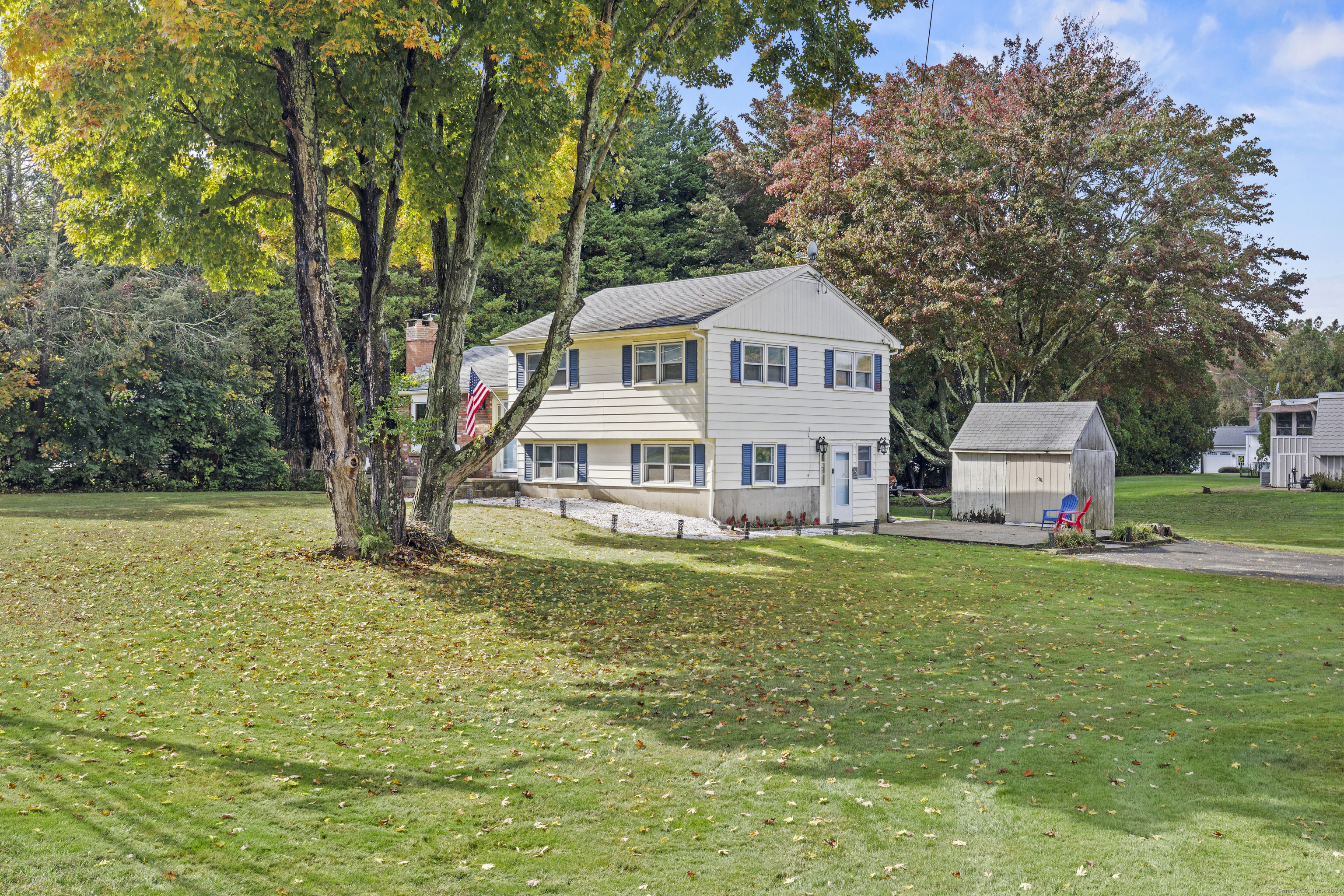 Property Photo:  134 Boston Post Road  CT 06371 