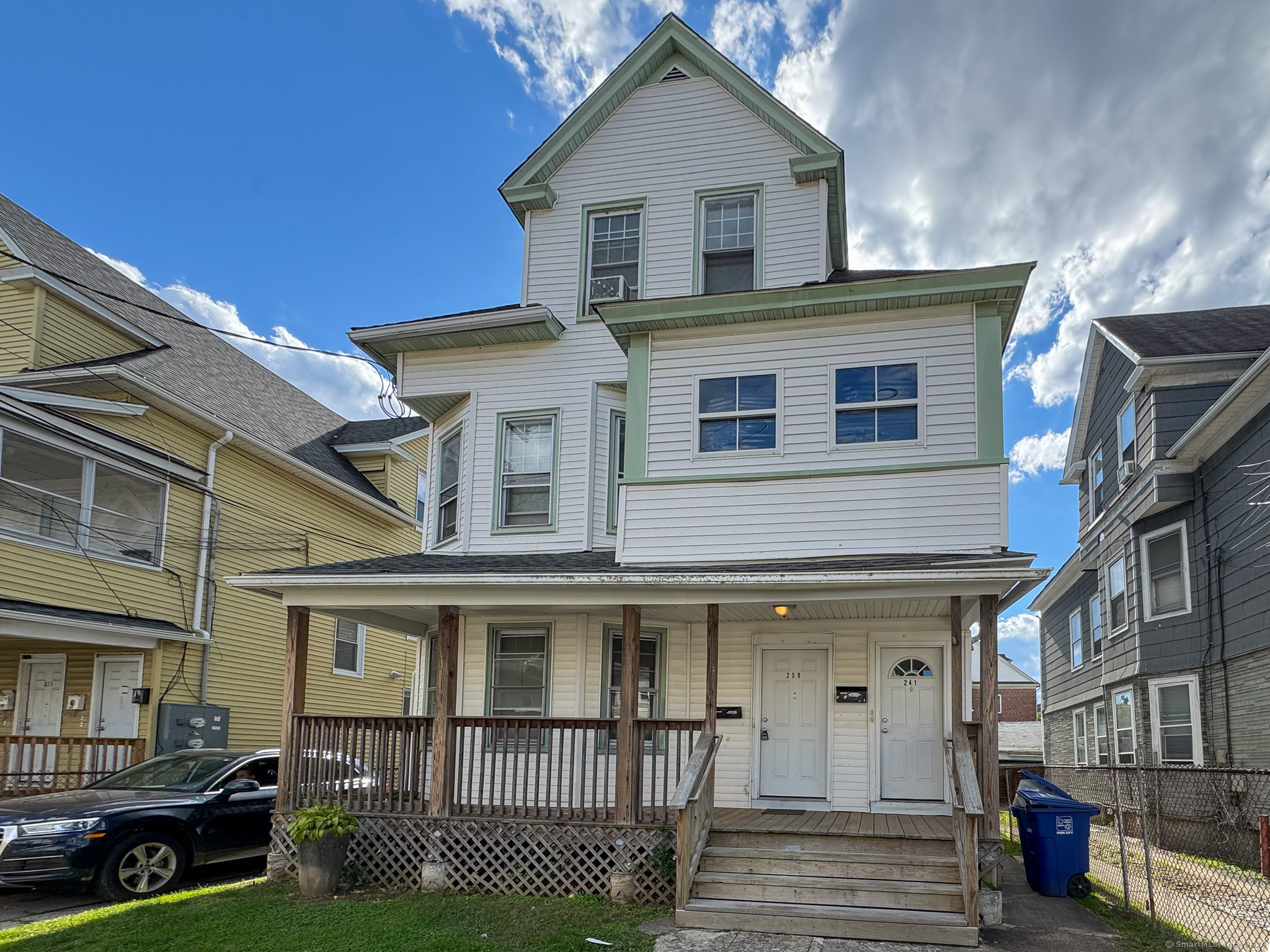 Property Photo:  239 Parrott Avenue 1st Floor  CT 06606 