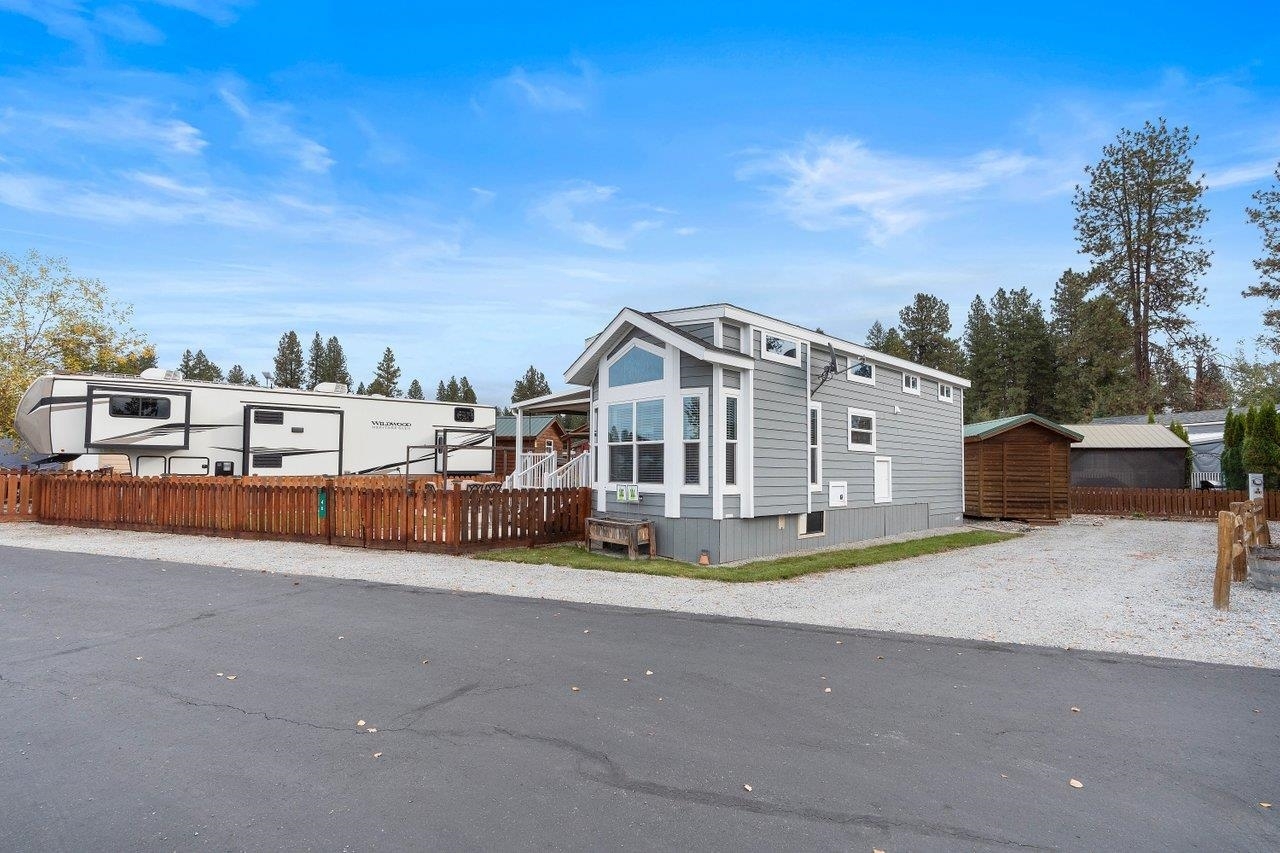 Property Photo:  38 Songbird Ln  WA 99180 