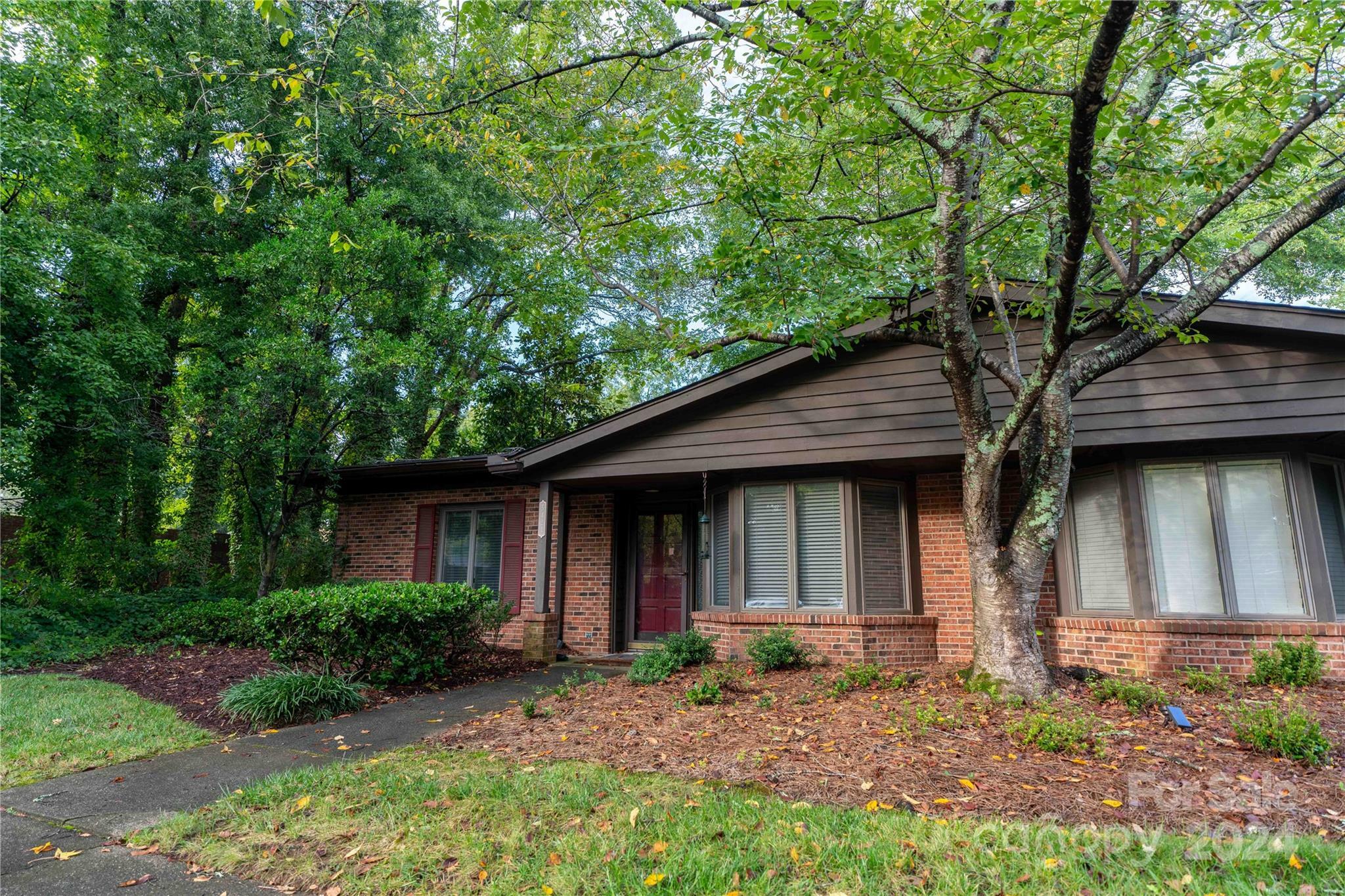 5421 Sharon Road  Charlotte NC 28210 photo