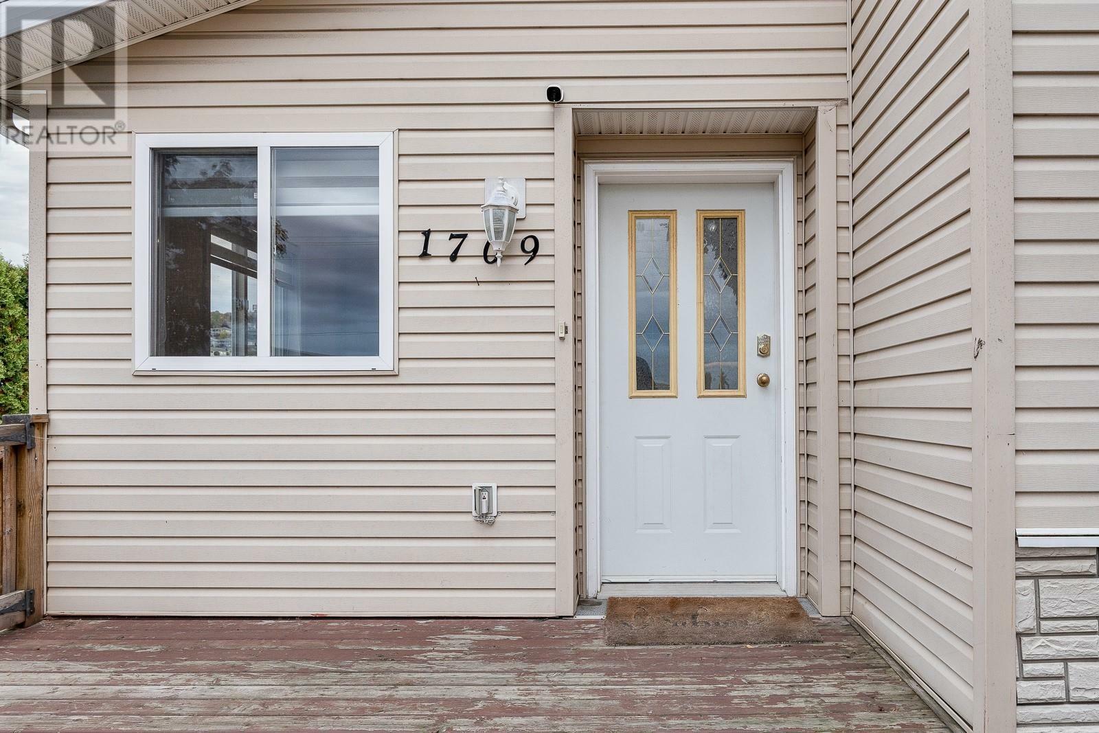 Property Photo:  1709 15 Avenue  BC V1T 9R4 