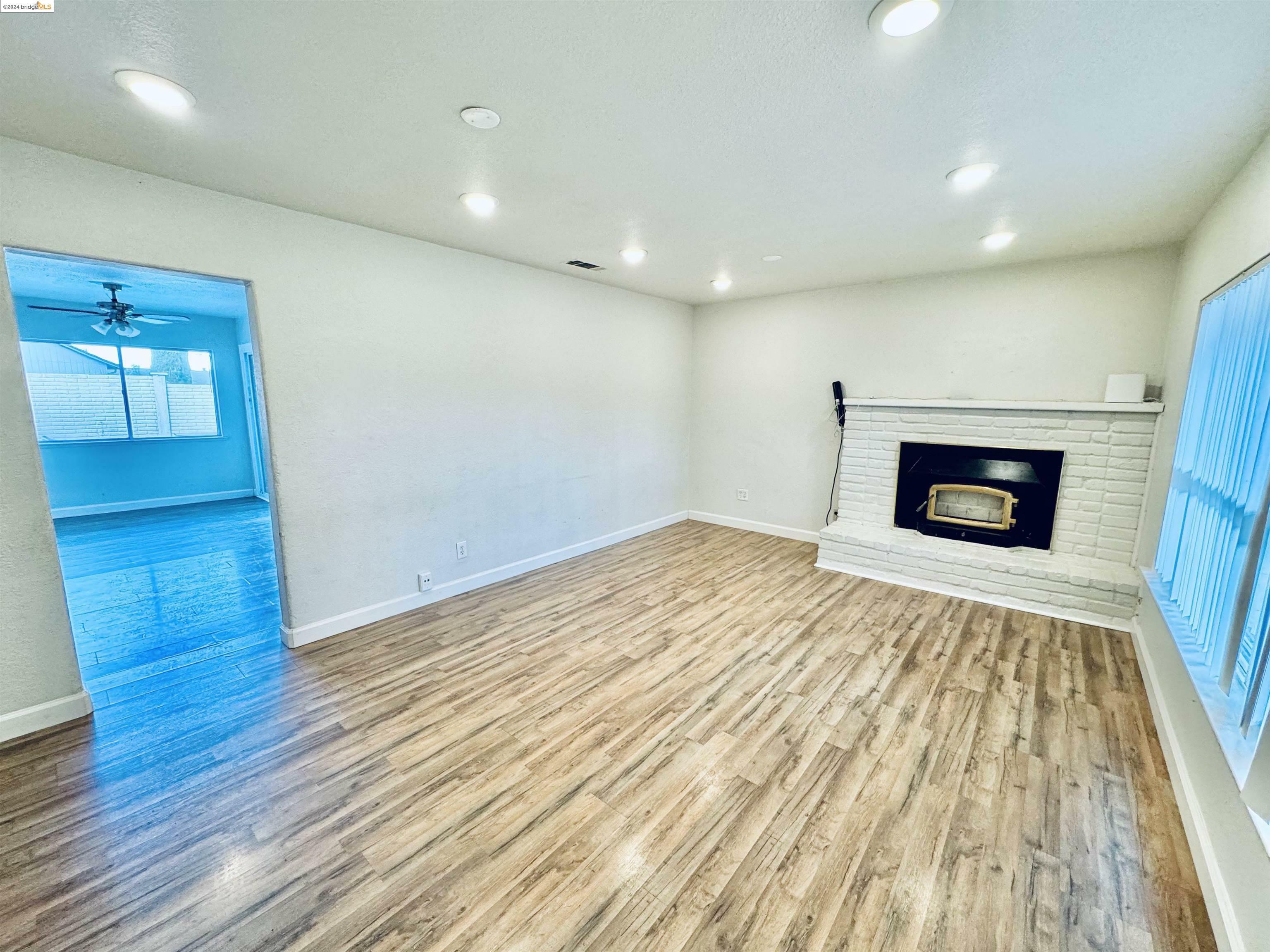 Property Photo:  280 Madison Ave  CA 94565 