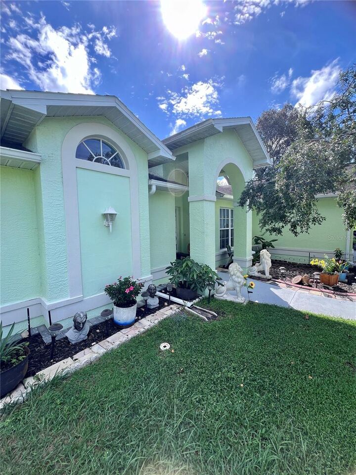 Property Photo:  13740 Coronado Drive  FL 34609 