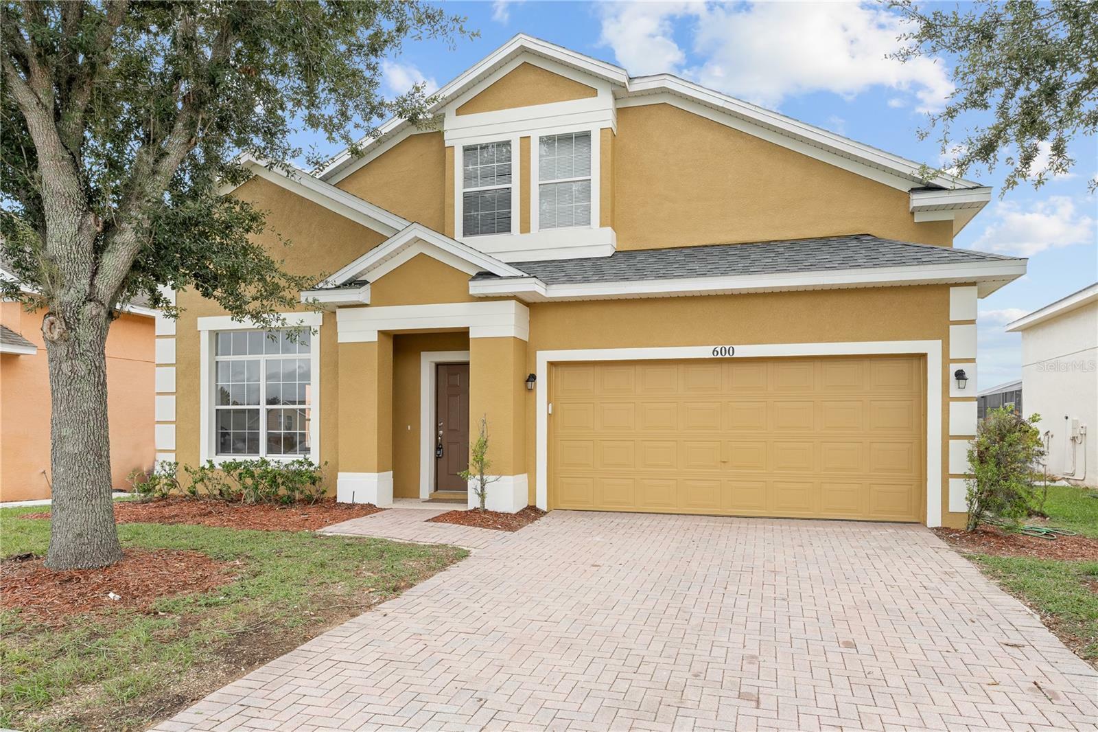 Property Photo:  600 Cadiz Loop  FL 33837 