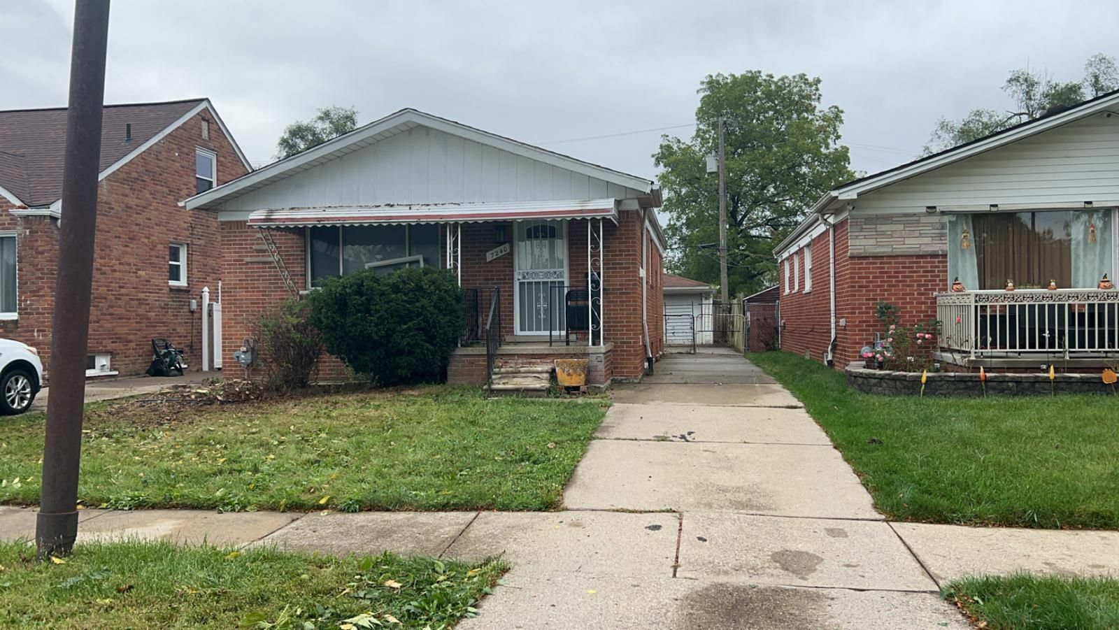 Property Photo:  7240 Pierson Street  MI 48228 3238 