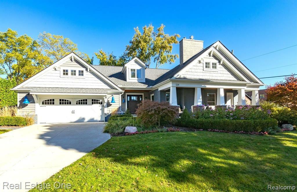Property Photo: 124 Ferndale Avenue MI 48307 1101