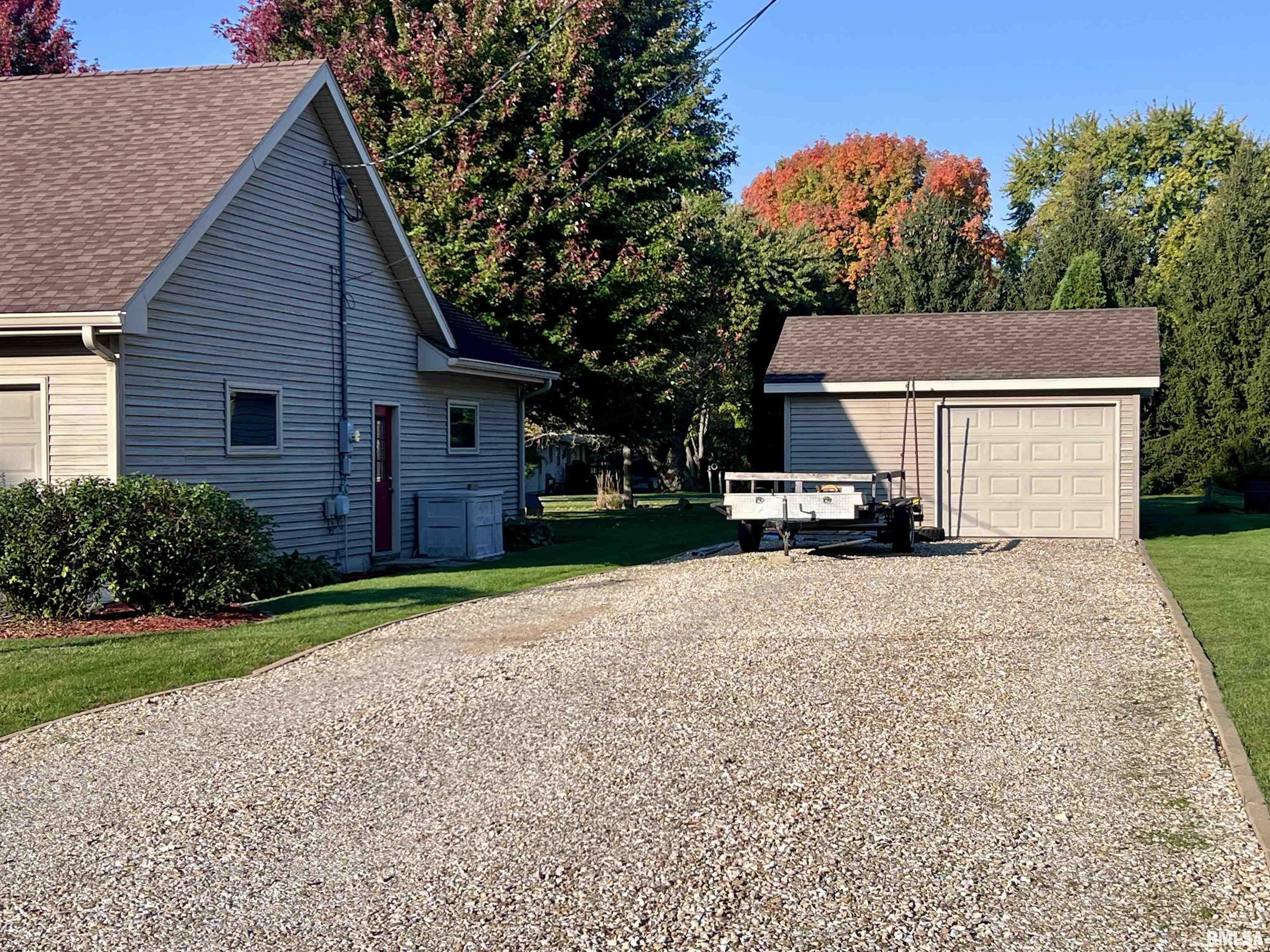 Property Photo:  25 Lincoln Street  IL 61448 