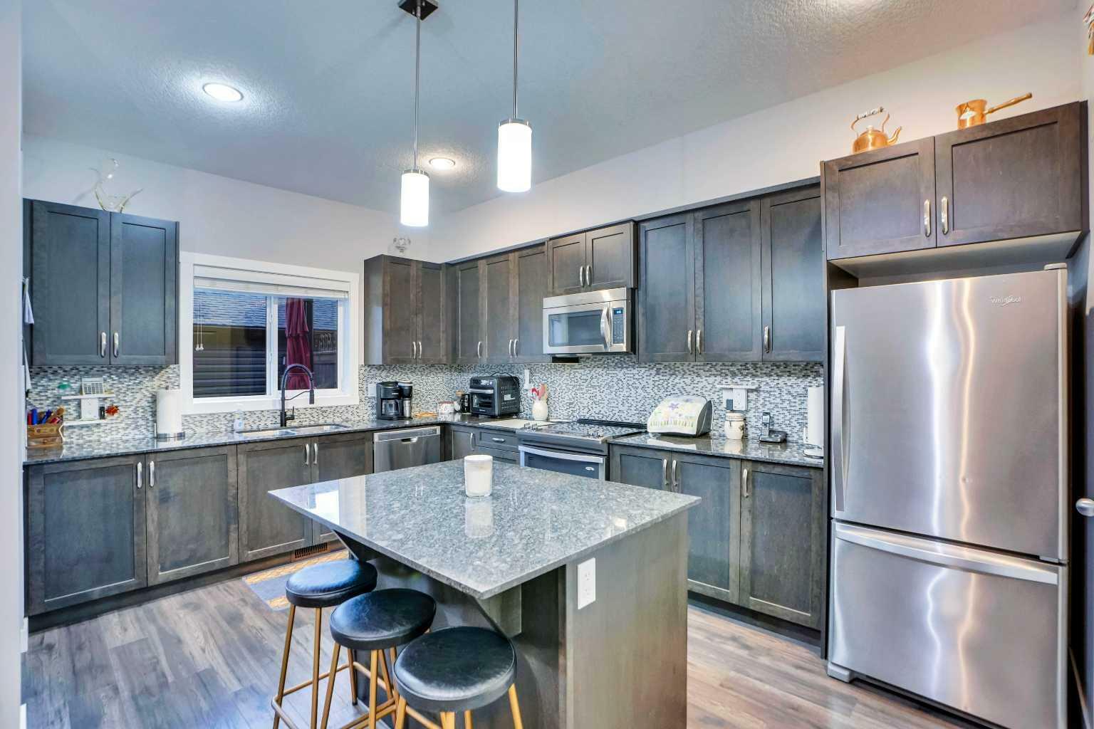 Photo de la propriété:  389 Midtown Gate SW  AB T4B 4C9 