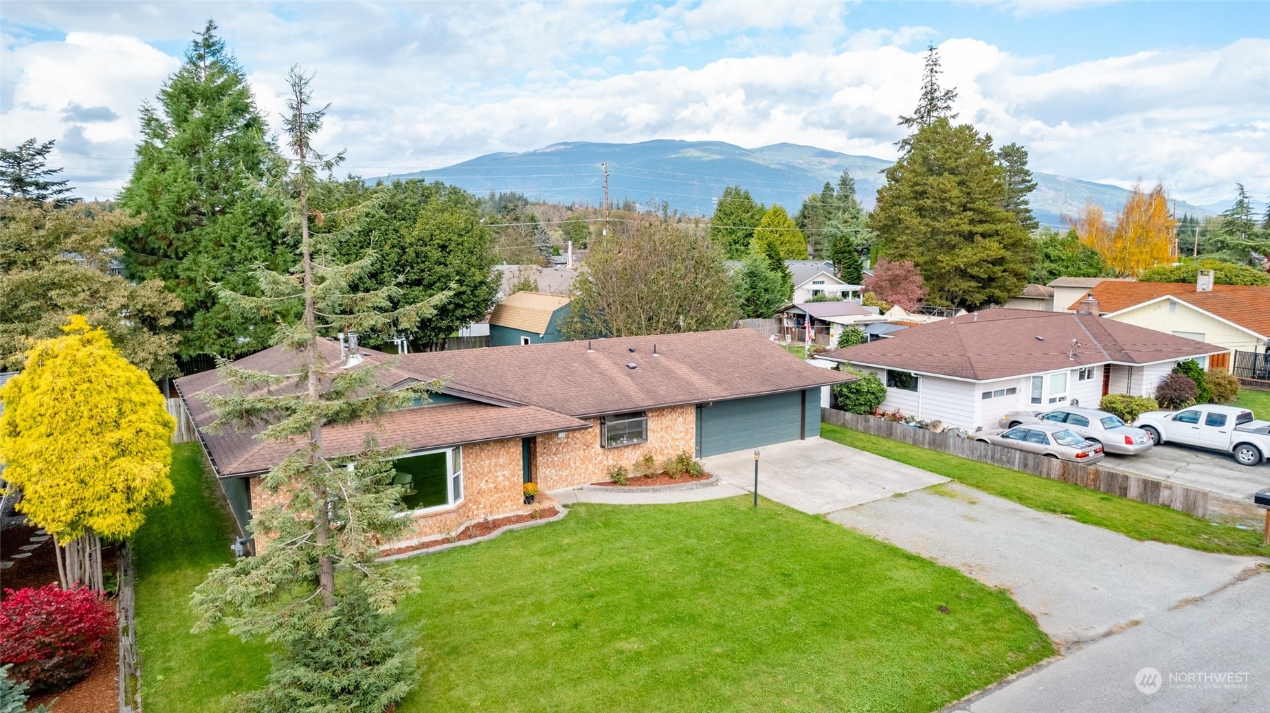 Property Photo:  728 Evans Drive  WA 98284 