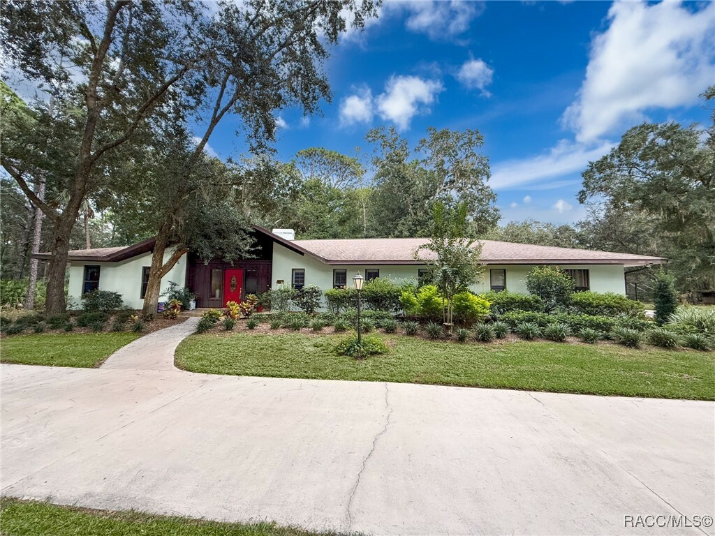 Property Photo:  5351 N Tumblewood Drive  FL 34428-9426 