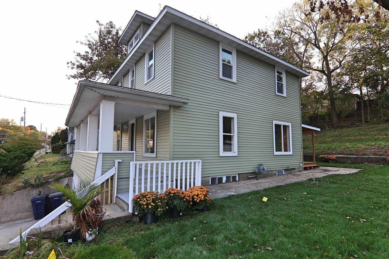 Property Photo:  306 East Racine Street  WI 53545 