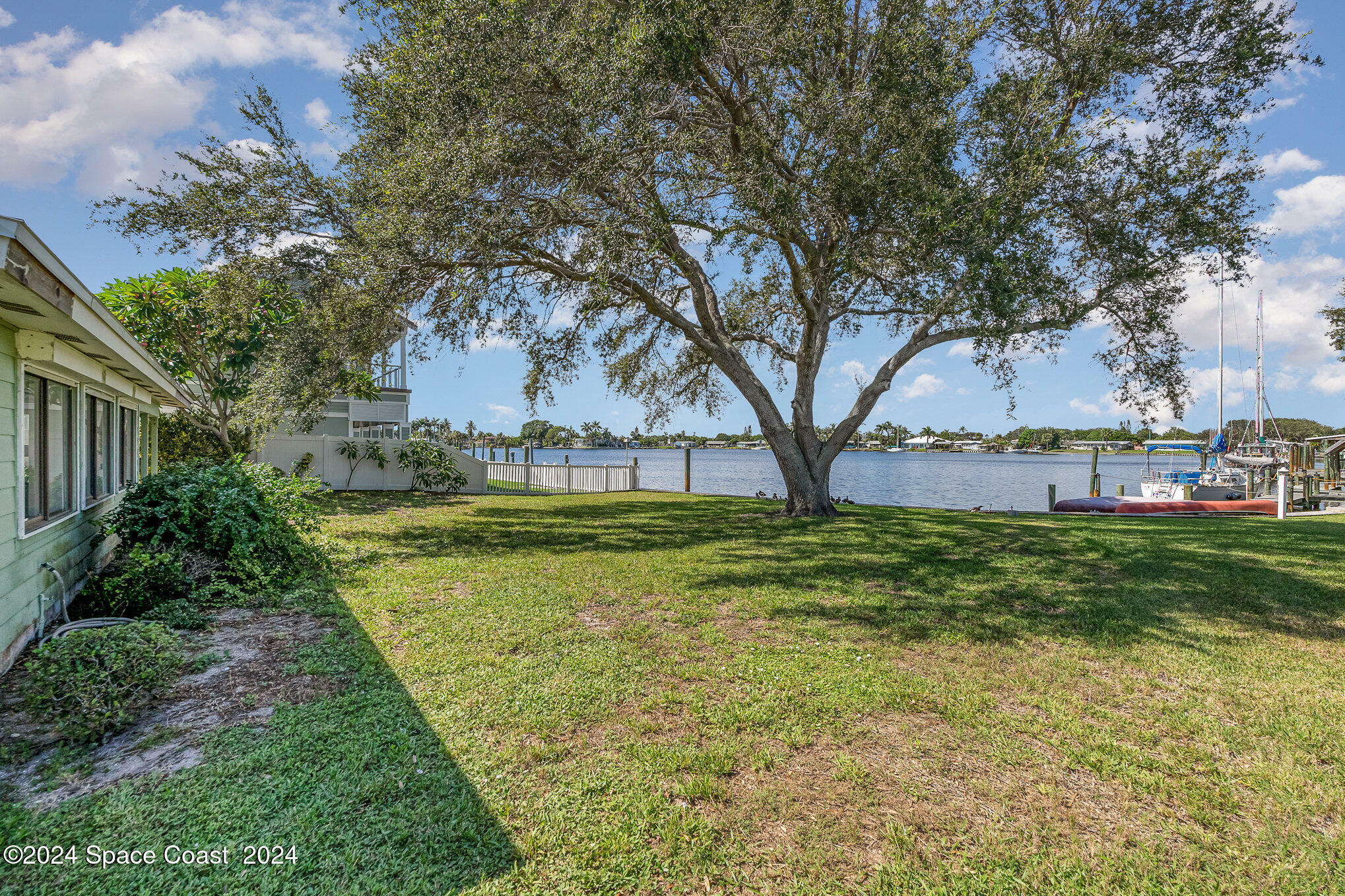 Property Photo:  412 S Waterway Drive  FL 32937 