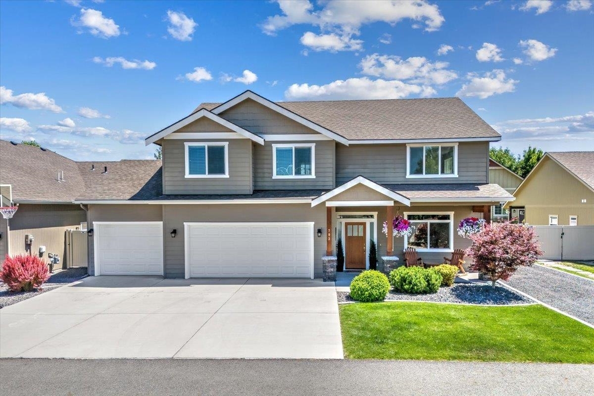 Property Photo: 703 S Herrin Ln WA 99016