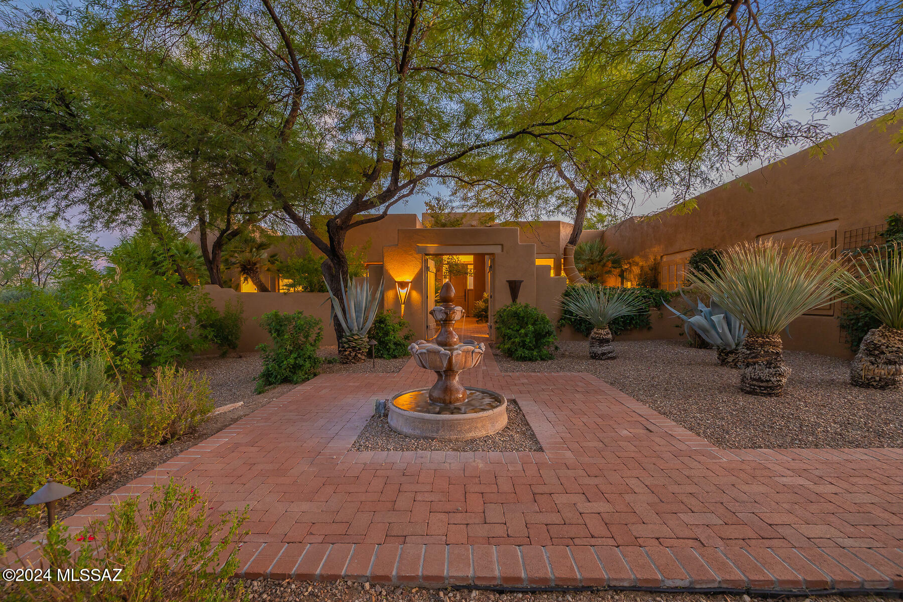 Property Photo:  730 E Cool Mist Drive  AZ 85755 