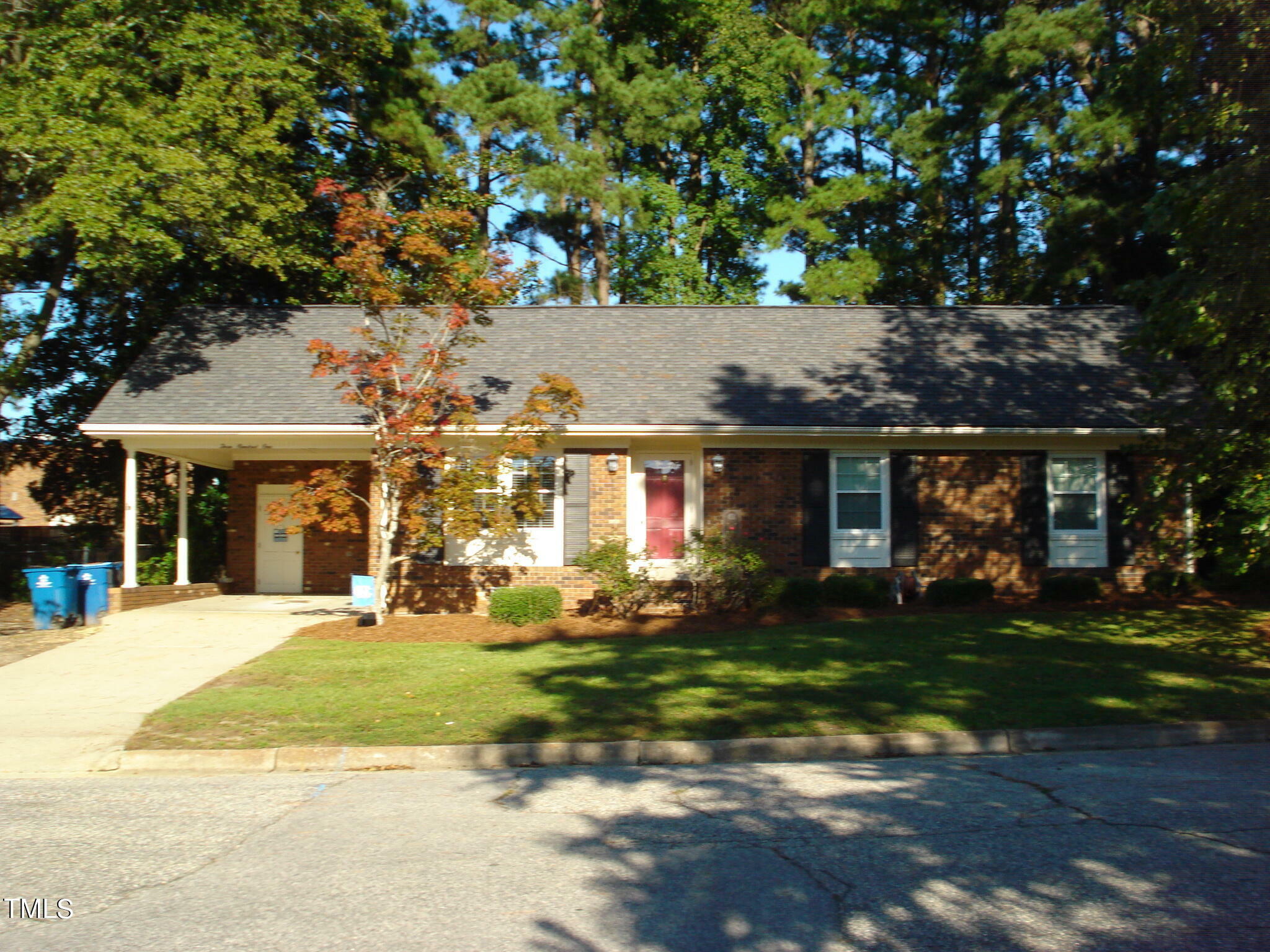 Property Photo:  301 Briarcliff Drive  NC 28334 