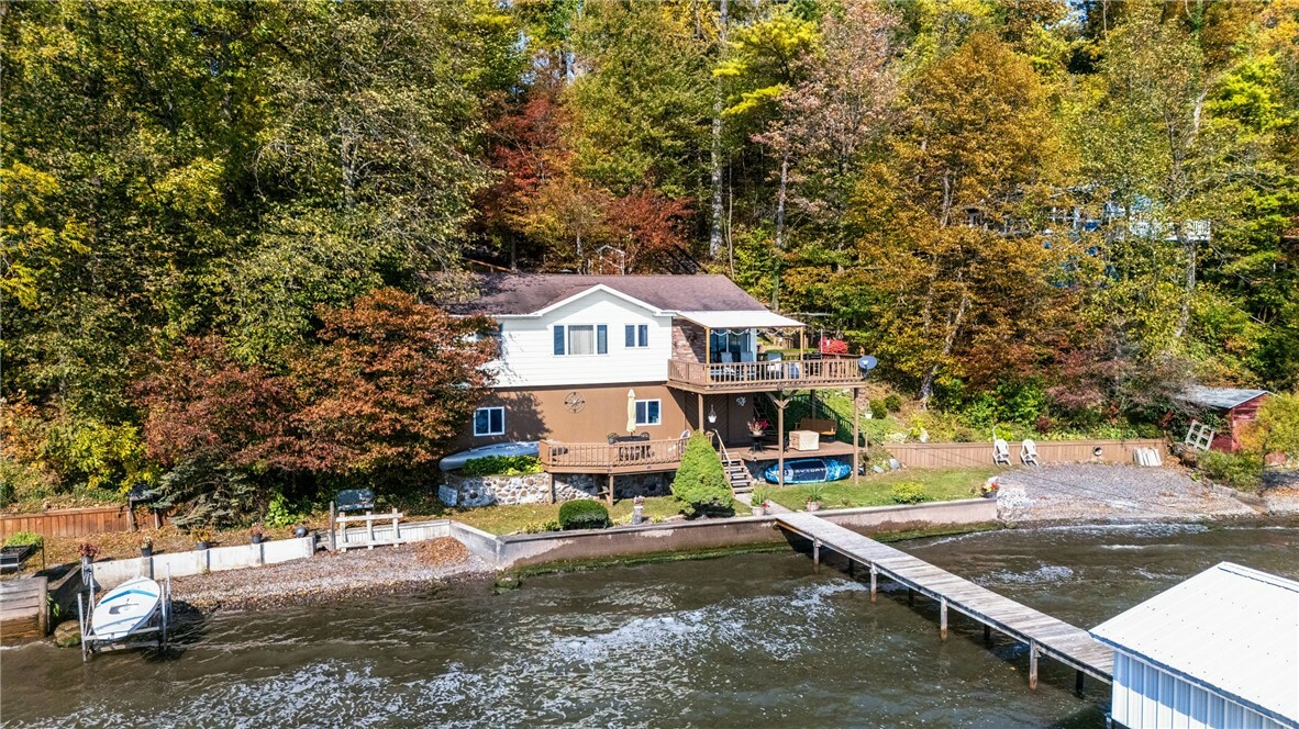 Property Photo:  1755 Log Cabin Road  NY 14527 