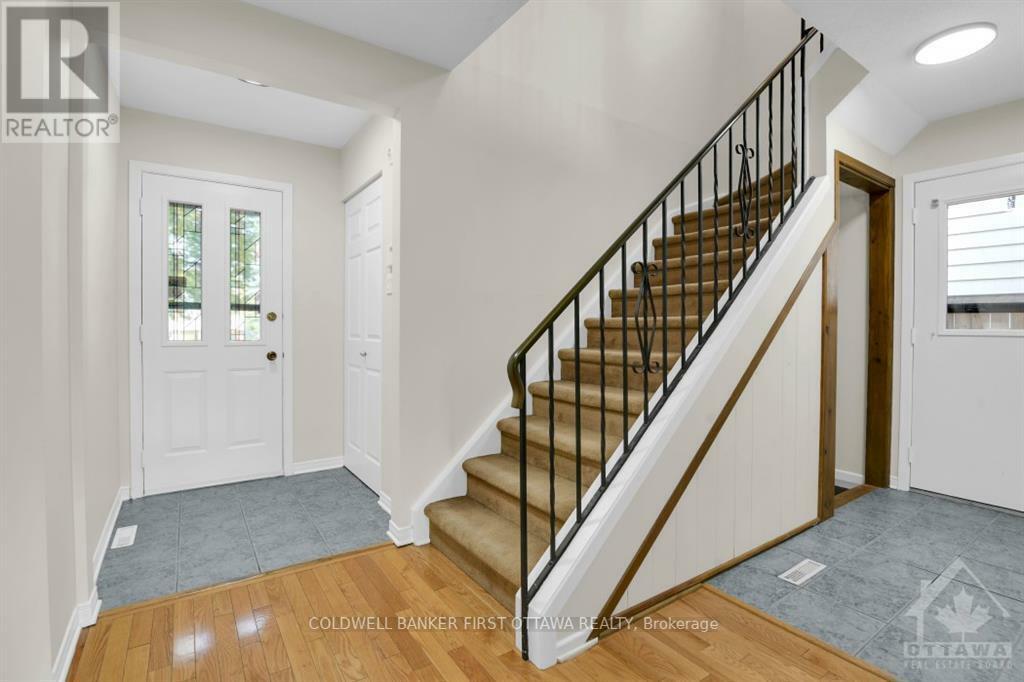 Property Photo:  6278 Fortune Drive  ON K1C 2B1 