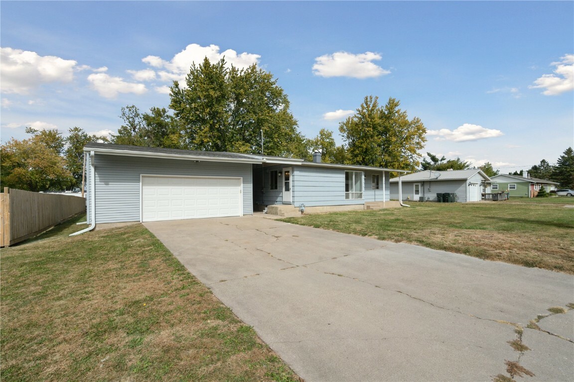 Property Photo:  150 Mayden Avenue SW  IA 52404 