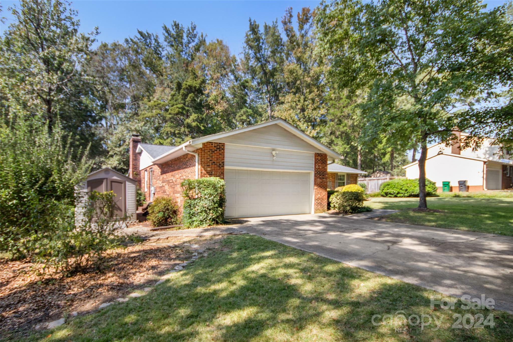 Property Photo:  6100 Carpenter Drive  NC 28226 