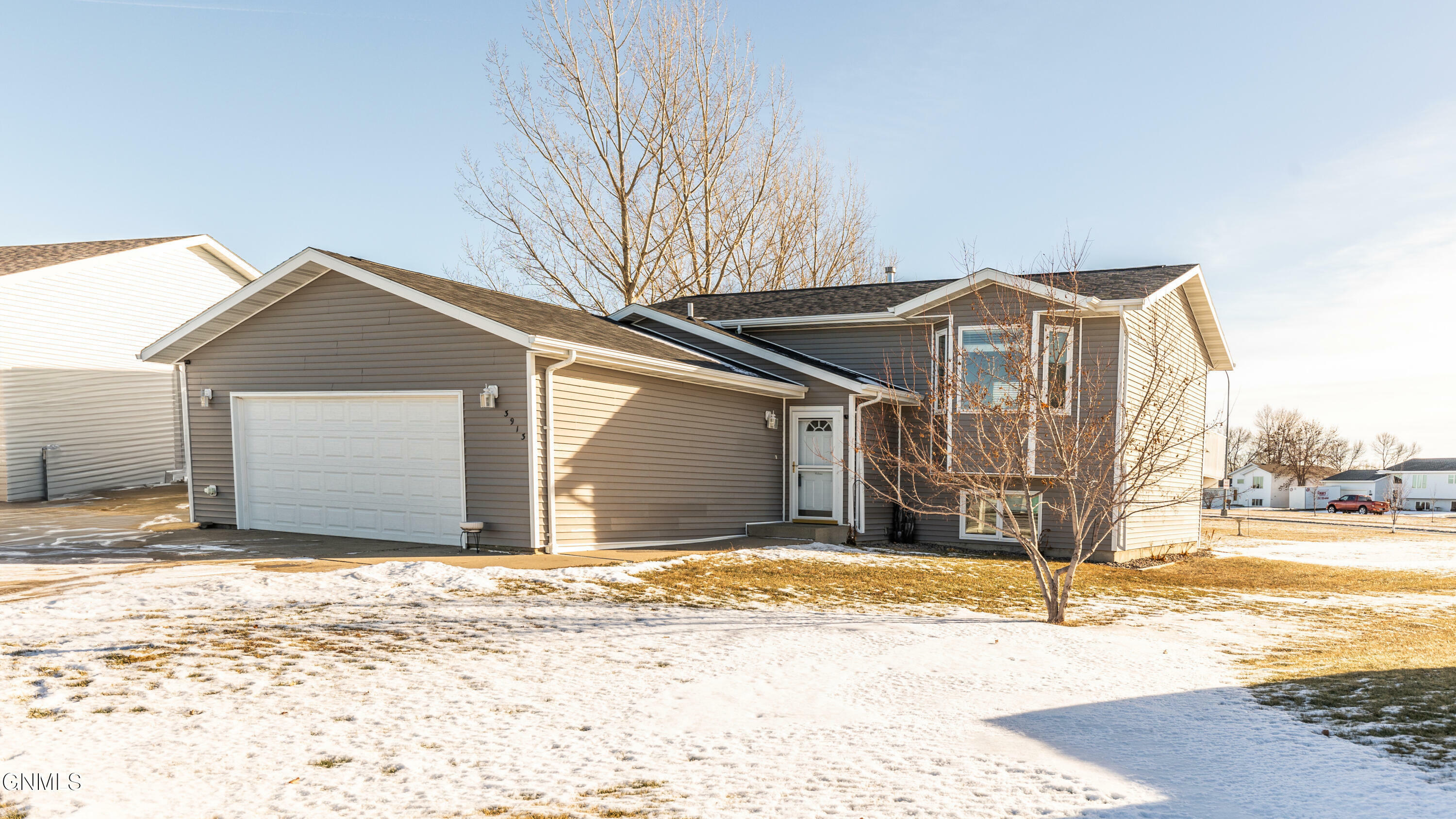 Property Photo:  3913 Clark Place NW  ND 58554 