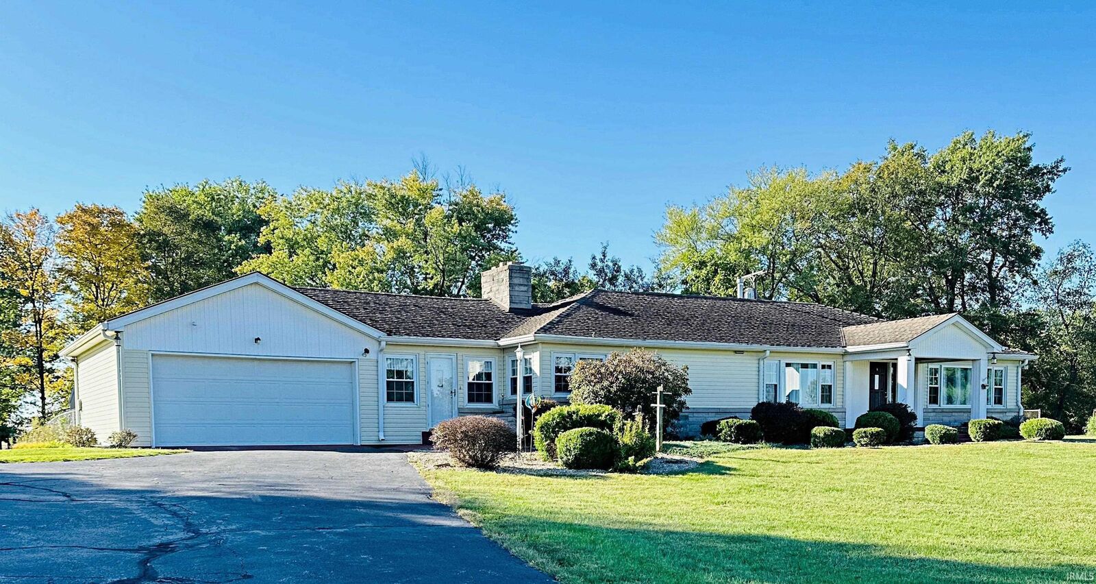 Property Photo:  10614 N State Road 57  IN 47568 