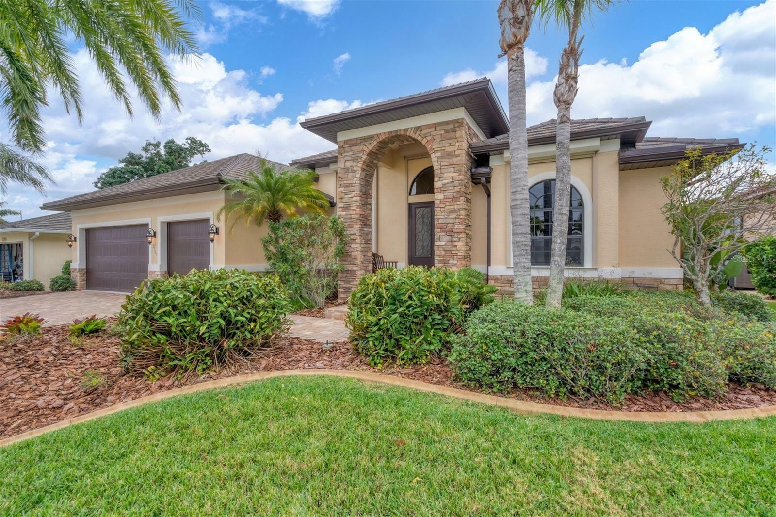 Property Photo:  2517 Rio Grande Drive  FL 33950 