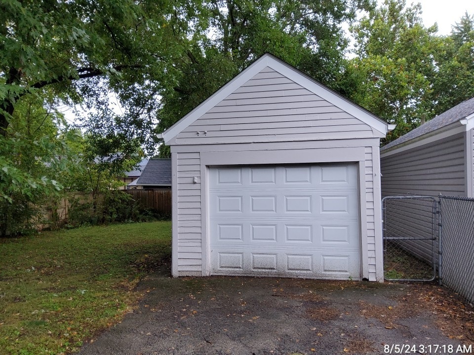 Property Photo:  557 Hoyles Avenue  IL 60505 