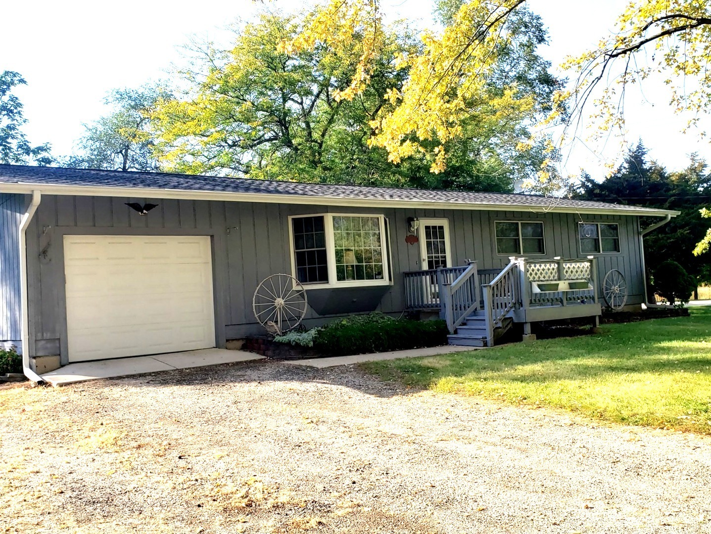 Property Photo:  150 Cook Court  IL 60552 