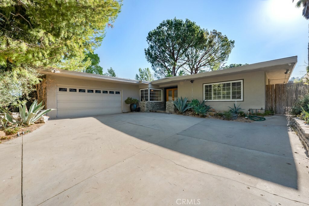 Property Photo:  3750 Crownridge Drive  CA 91403 