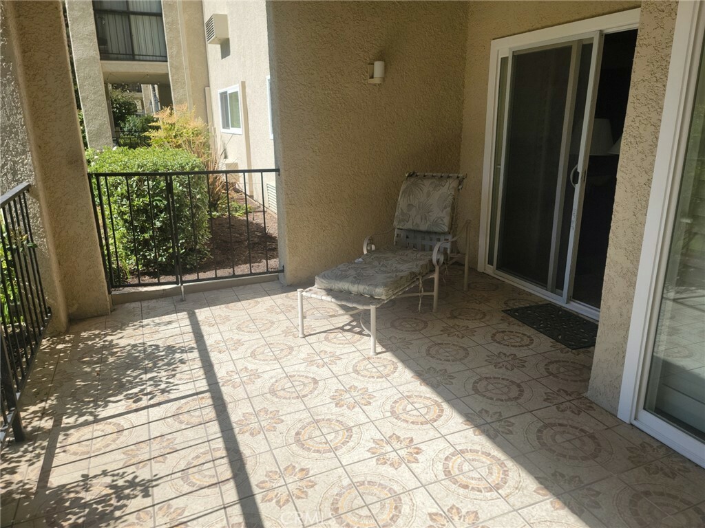 Property Photo:  5517 Paseo Del Lago 1E  CA 92637 