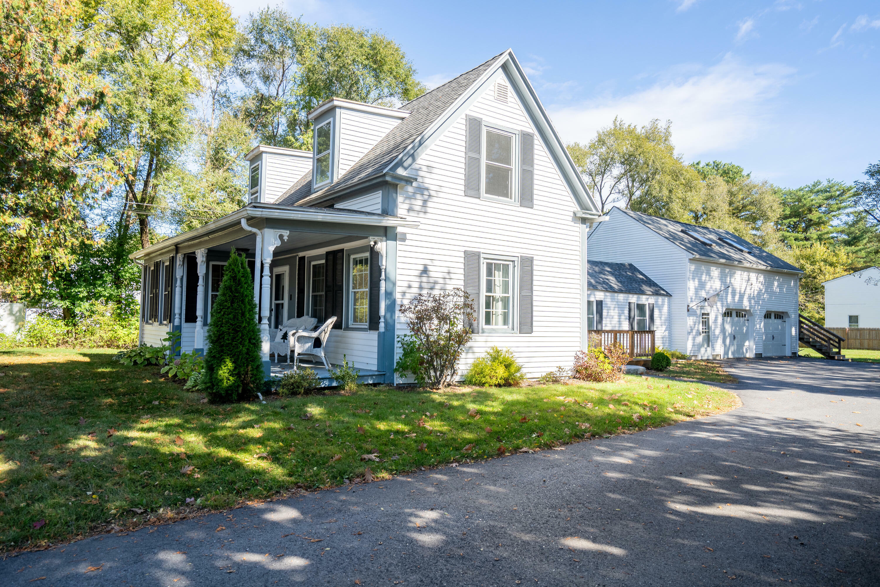 Property Photo:  91 Harpswell Road  ME 04011 