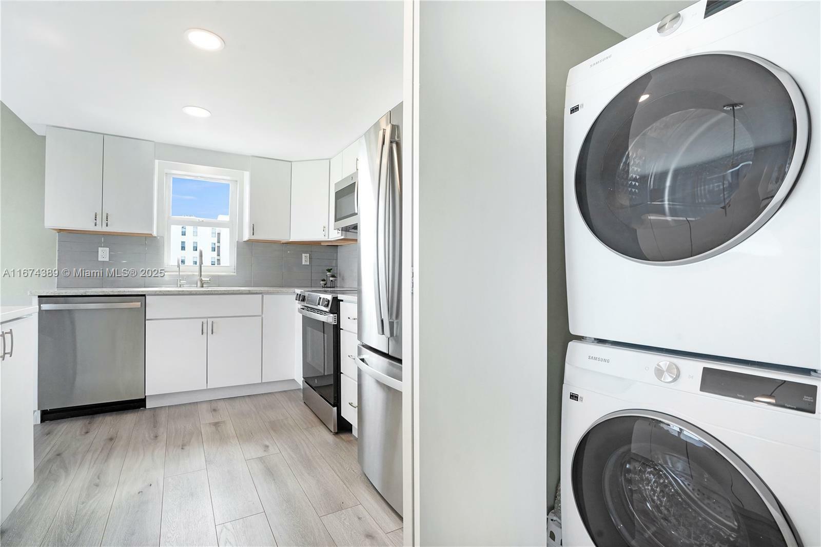 Property Photo: 1200 14th St 7A FL 33139