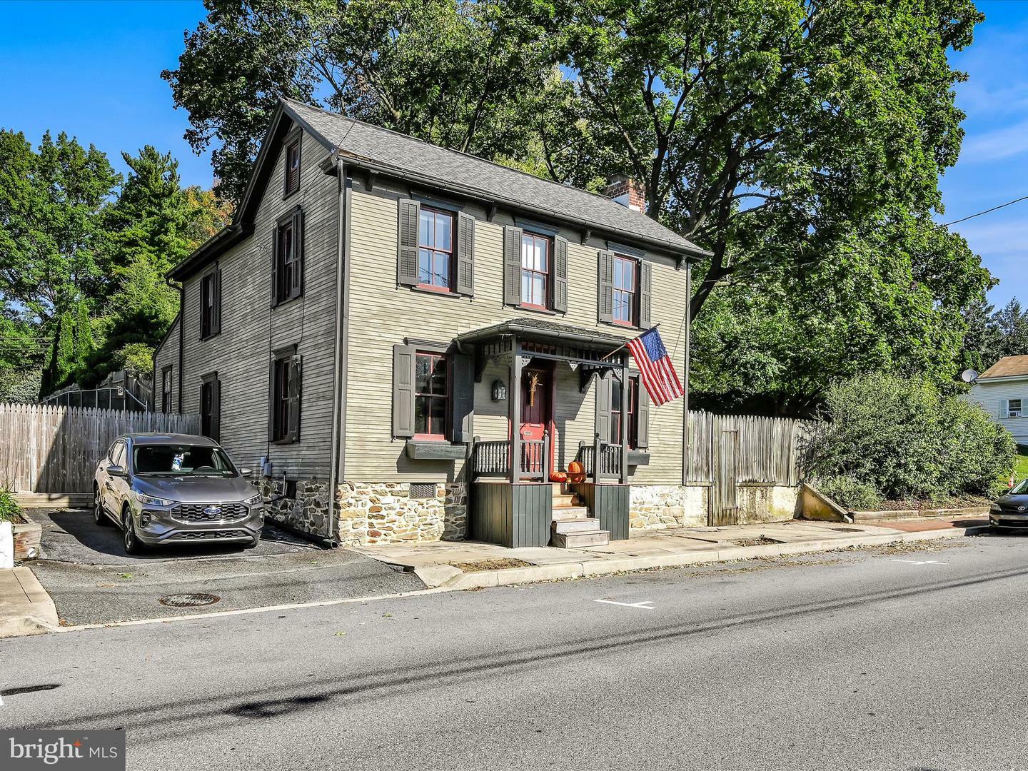 Property Photo:  466 E Market Street  PA 17547 