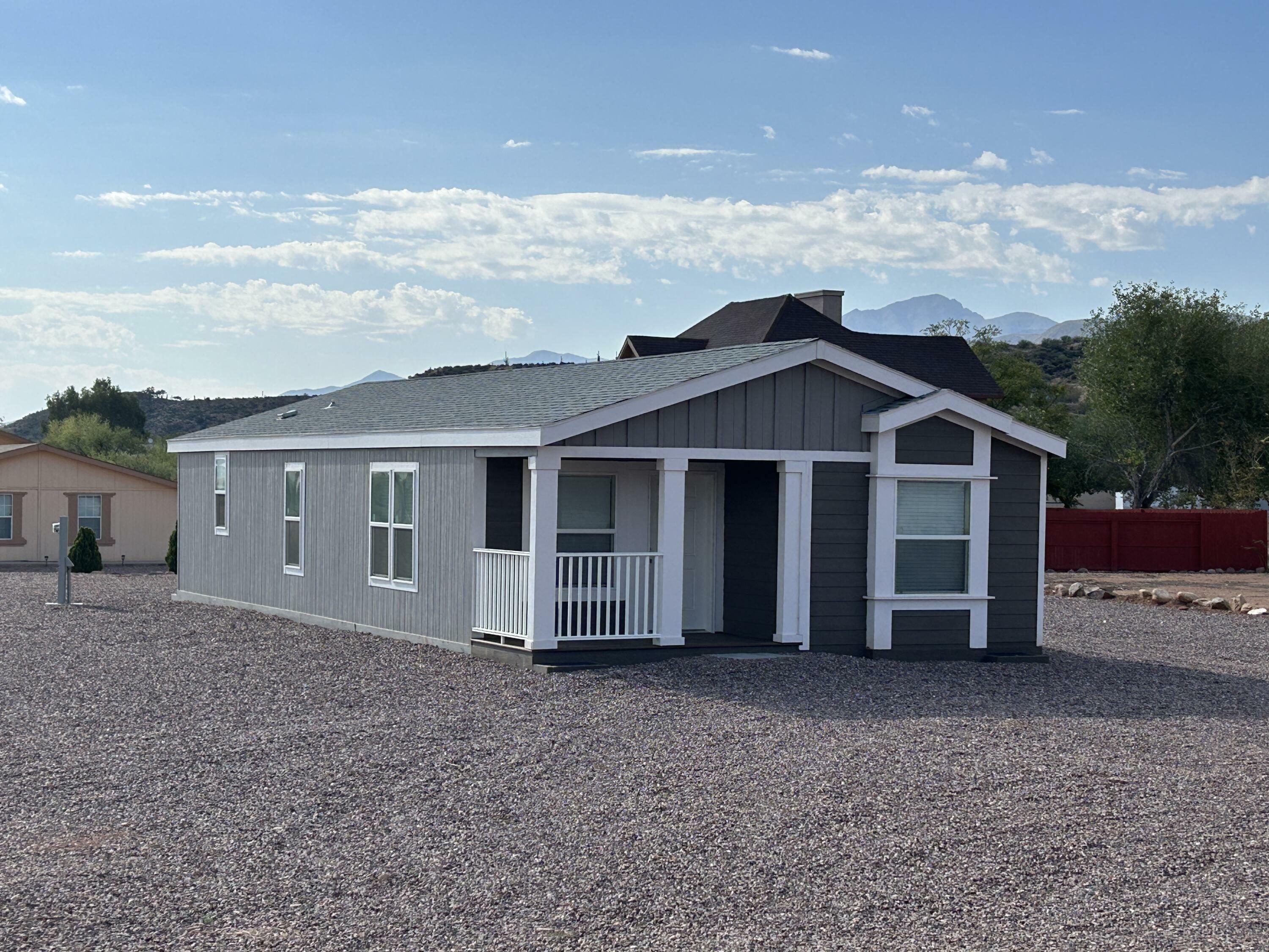 Property Photo:  115 W Buckshot Lane  AZ 85553 