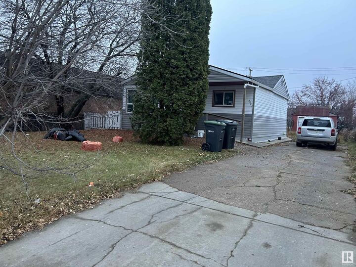 5203 51 Avenue — photo 1
