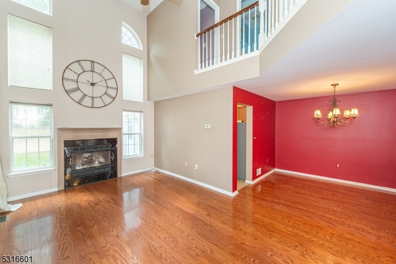 Property Photo:  6 Washington Ct  NJ 07082 