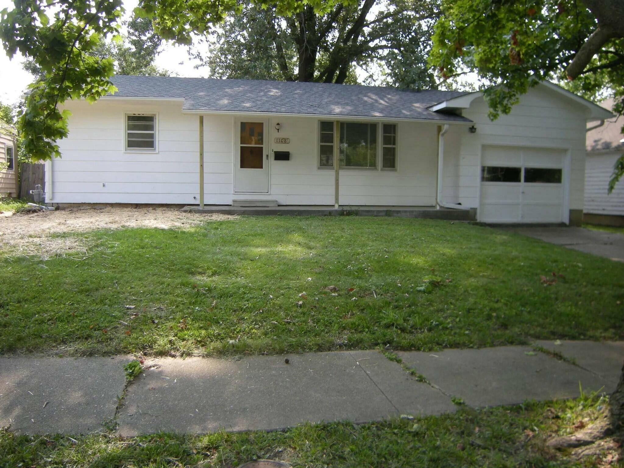 Property Photo:  1108 N Washington Street  MO 65265 