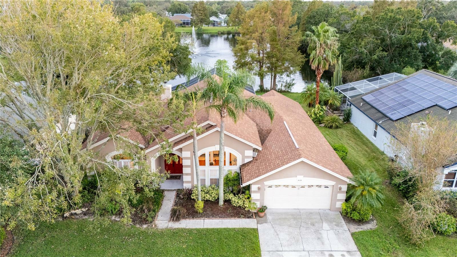 Property Photo:  828 Grovesmere Loop  FL 34761 