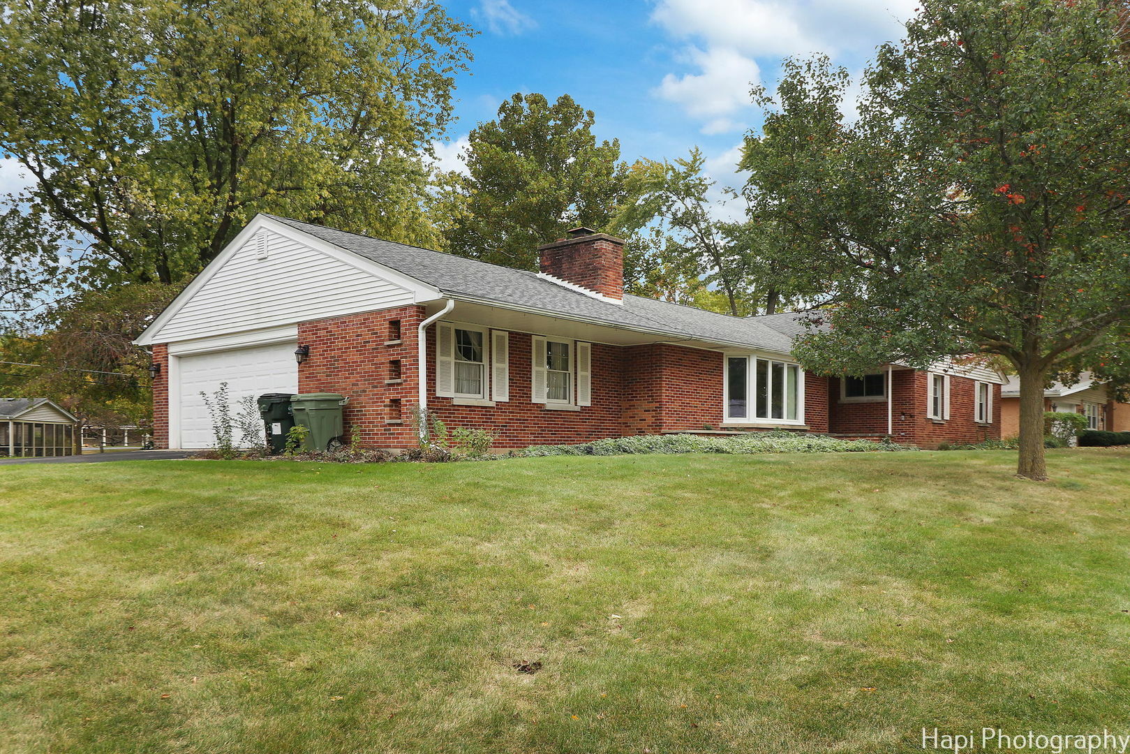 Property Photo:  287 Sharon Drive  IL 60010 