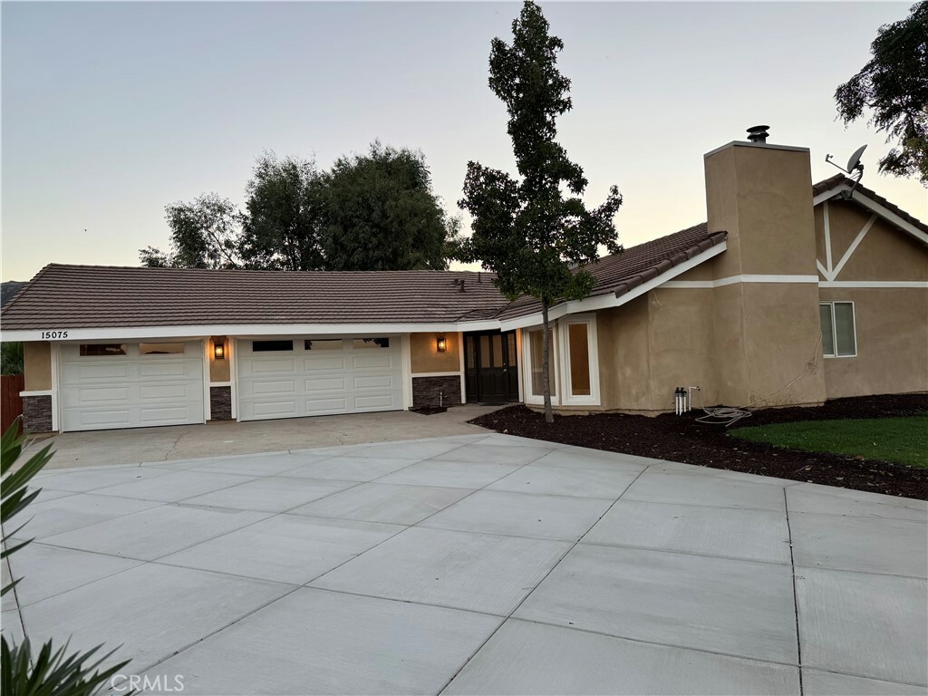 Property Photo:  15075 Larson Road  CA 92530 