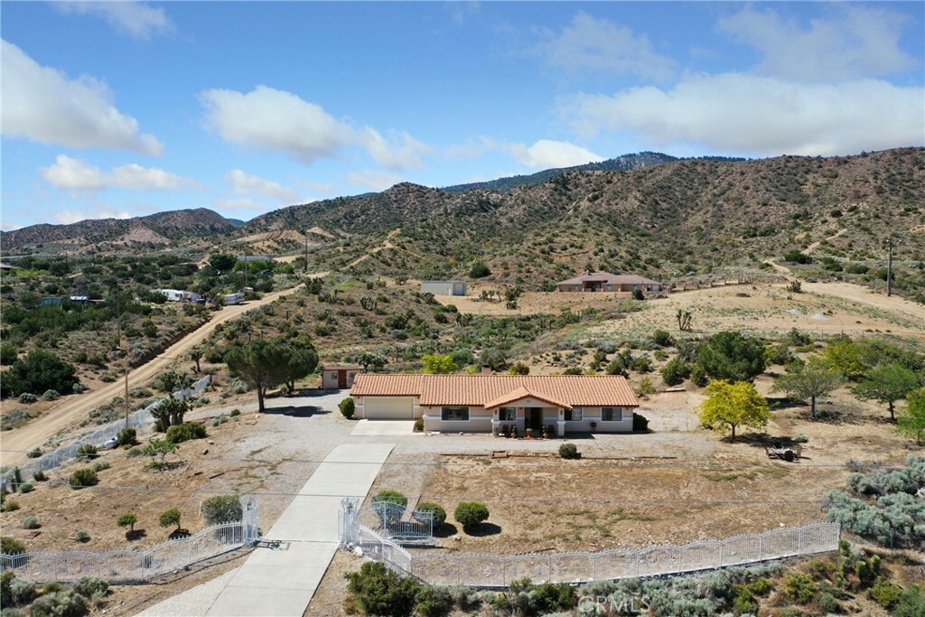 Property Photo:  475 Maria Road  CA 92372 