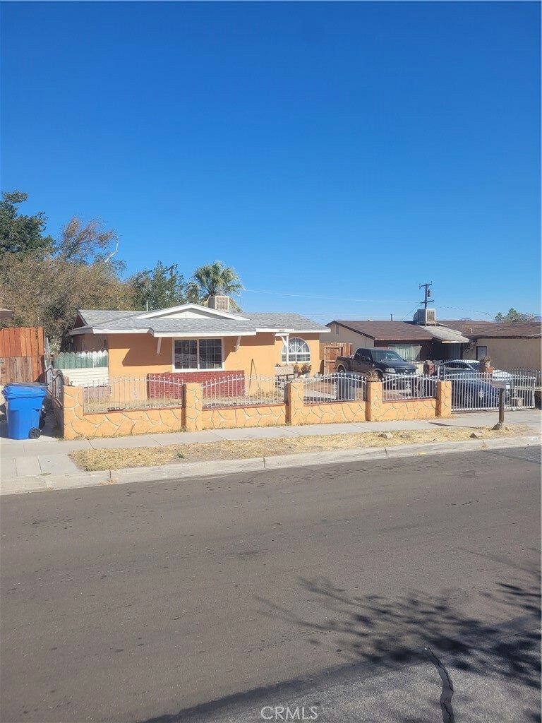 Property Photo:  1613 Sunset Street  CA 92311 