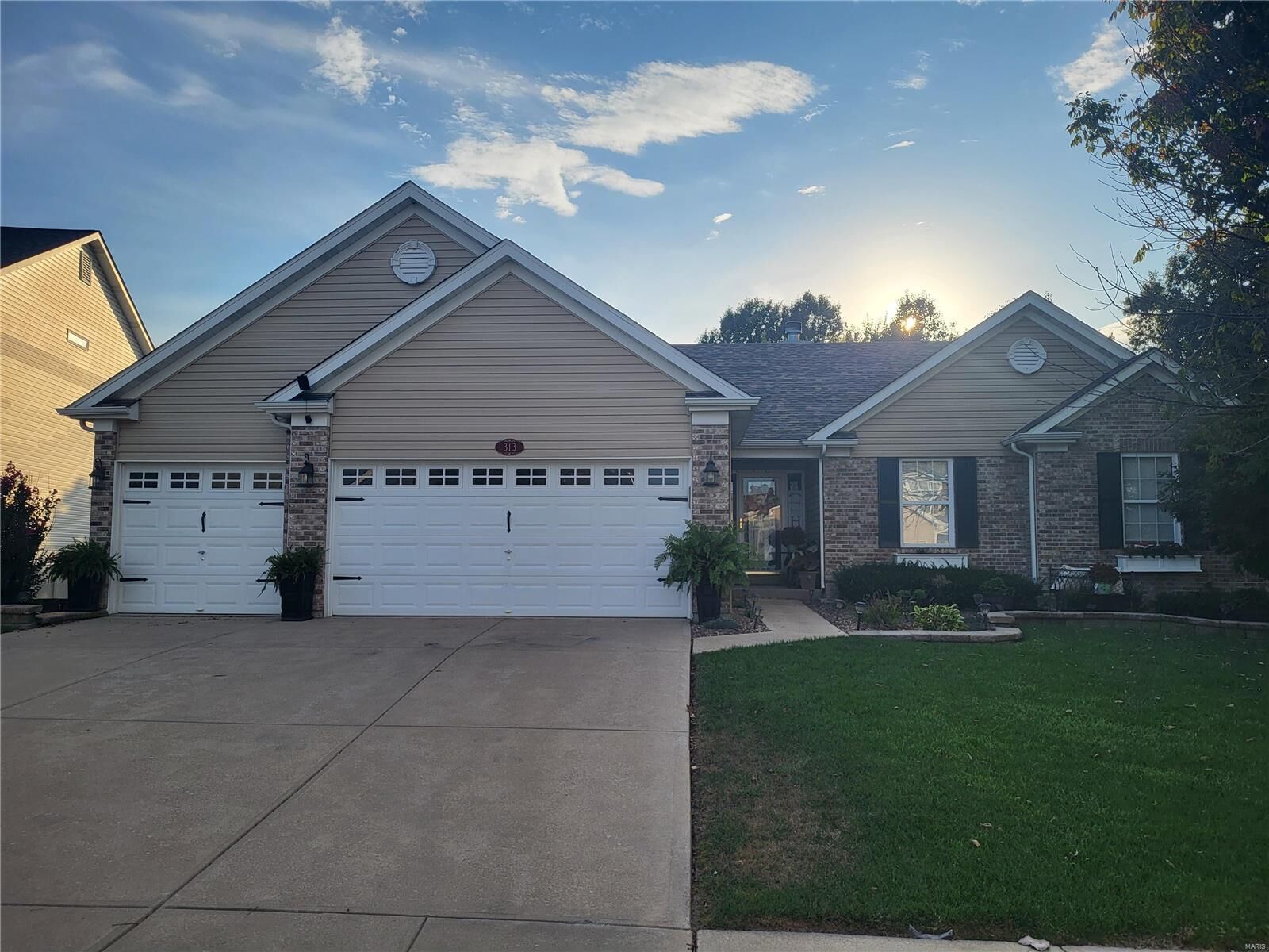 Property Photo:  313 Van Buren Drive  MO 63385 