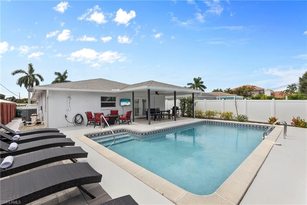 Property Photo:  683 94th Ave N  FL 34108 