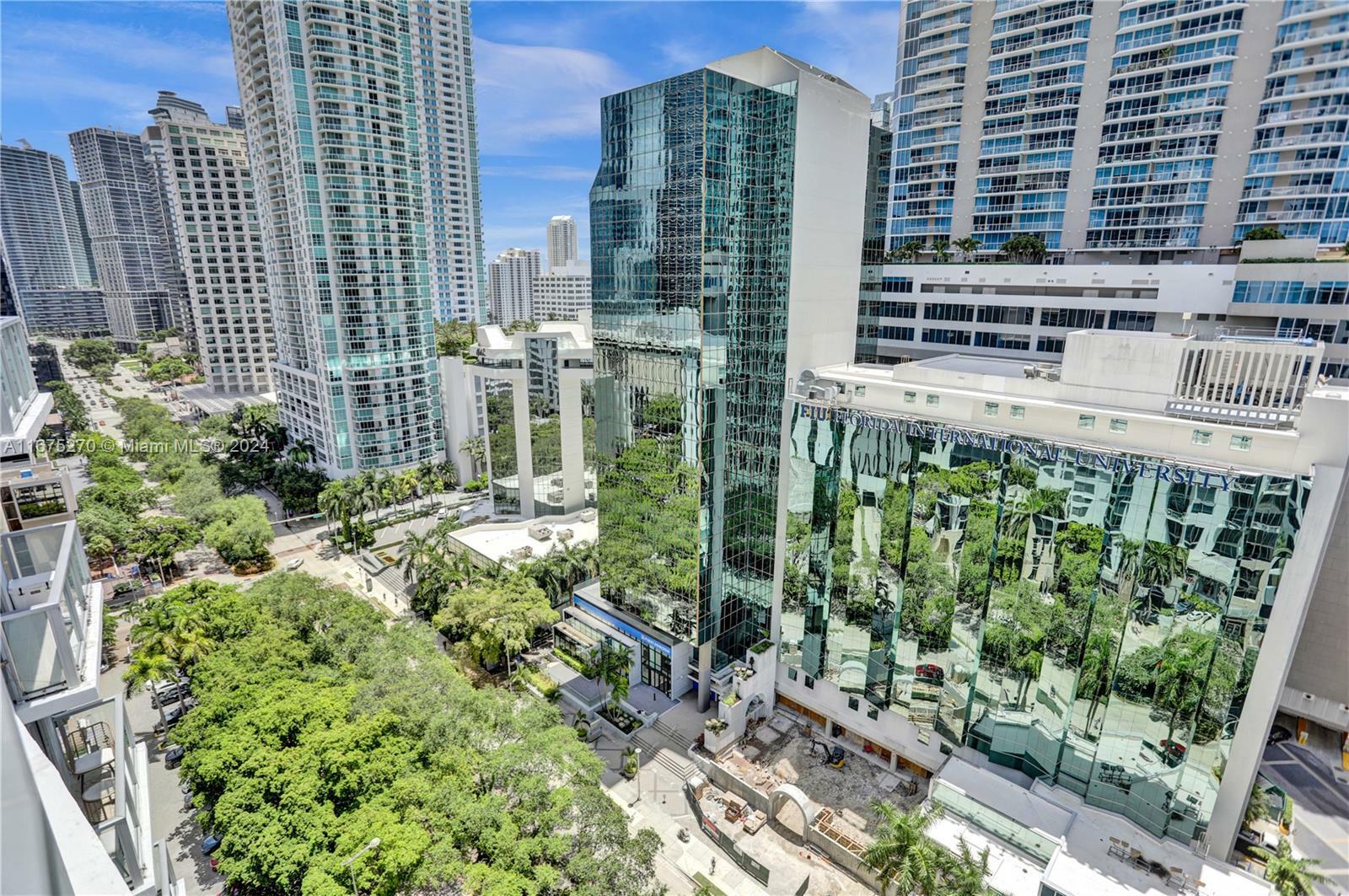 Property Photo:  1060 Brickell Ave 1703  FL 33131 