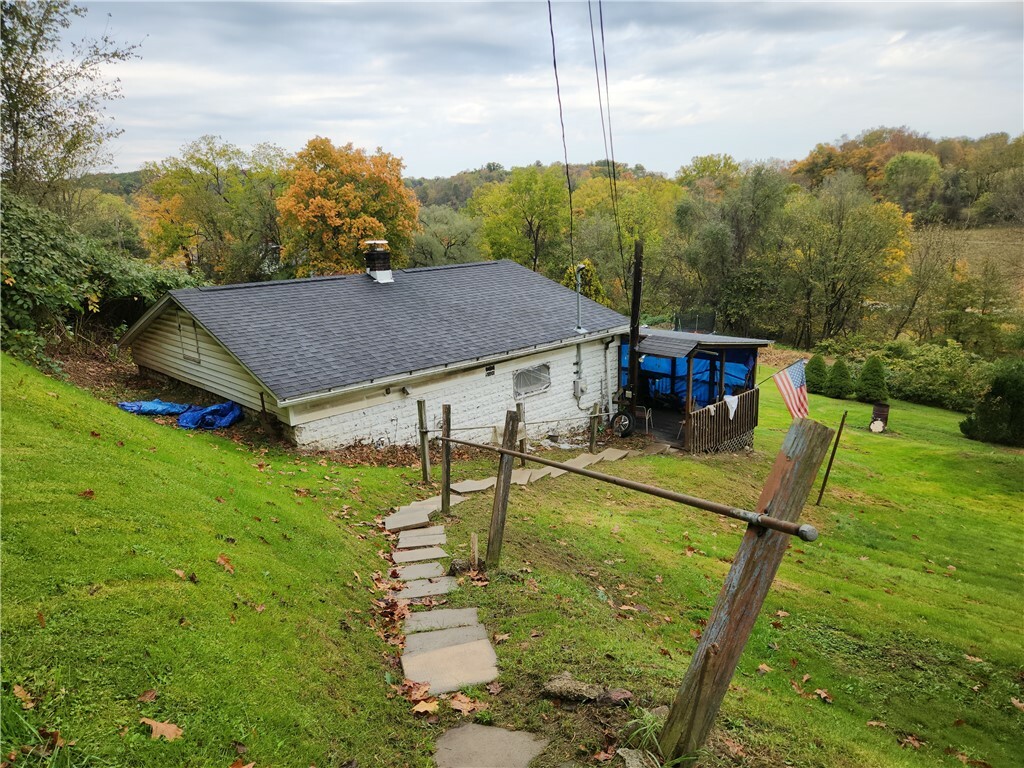 Property Photo:  5606 Lincoln Ave  PA 15632 