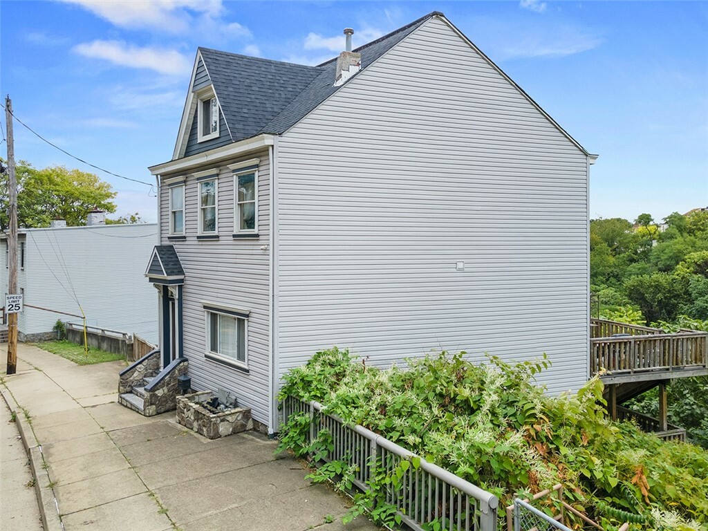 Property Photo:  1039 Arlington Avenue  PA 15203 