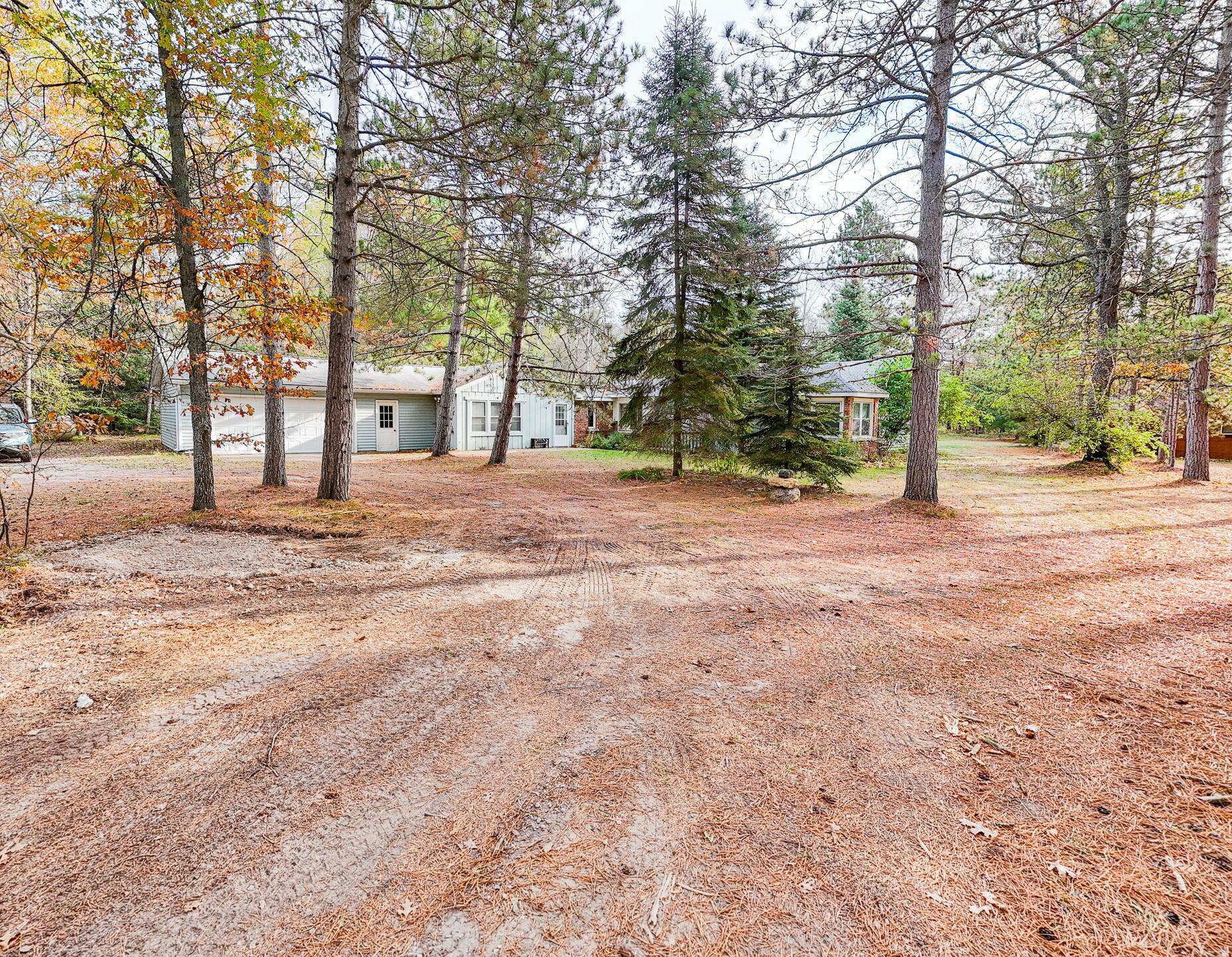 Property Photo:  9851 S Oak Road  MI 48653 