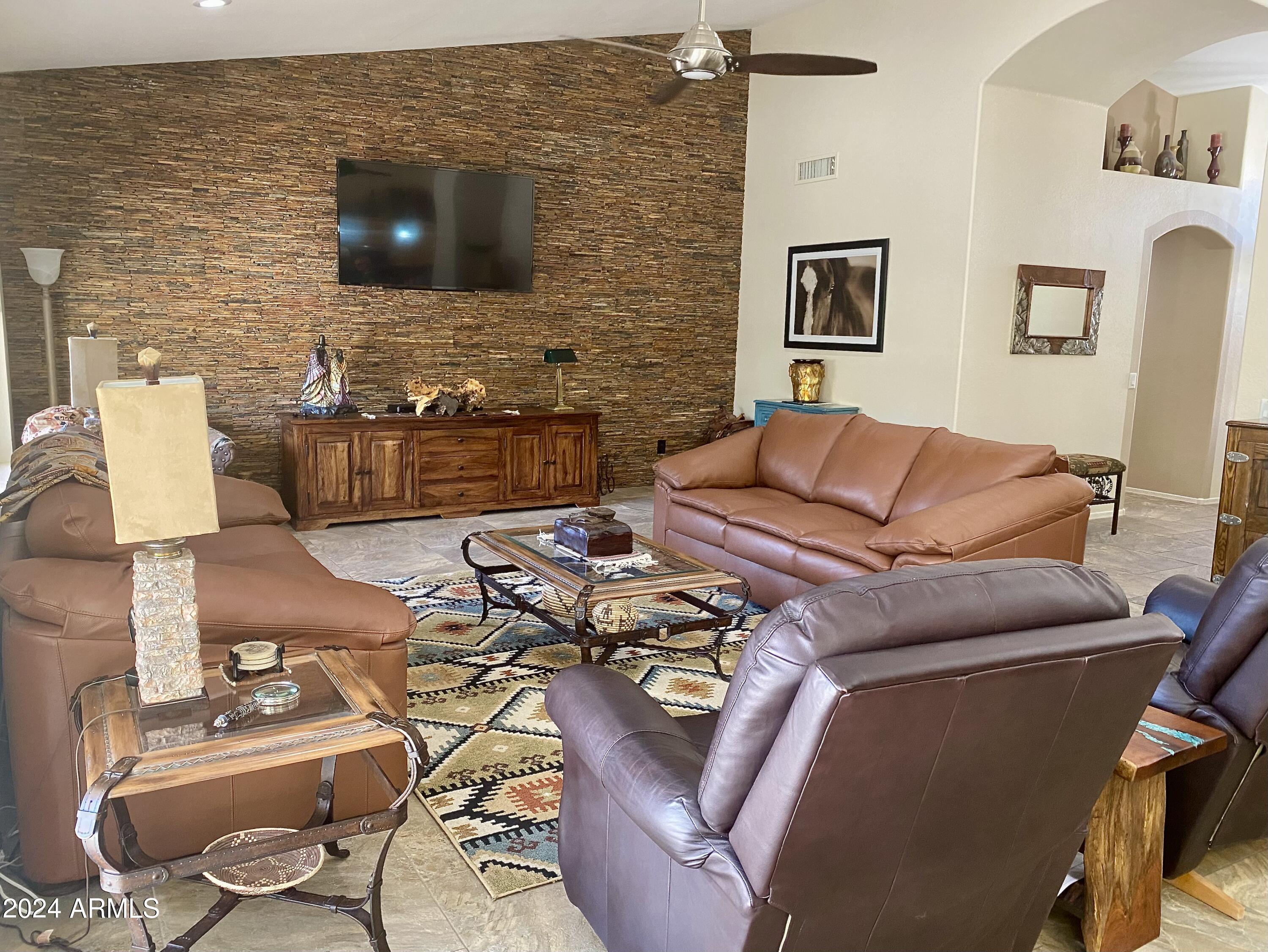 Property Photo: 453 W Teakwood Drive AZ 85248